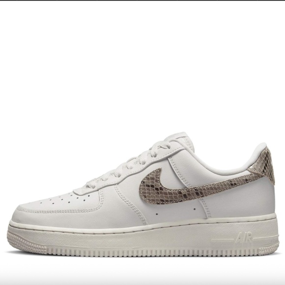 Nike Air Force 1 ’07 Women’s – Phantom / Light Iron Ore – Snakeskin Swoosh – Siz - Picture 1 of 6